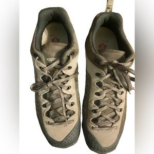 Vasque Juxt Low Hiking Shoes- Size 10.5